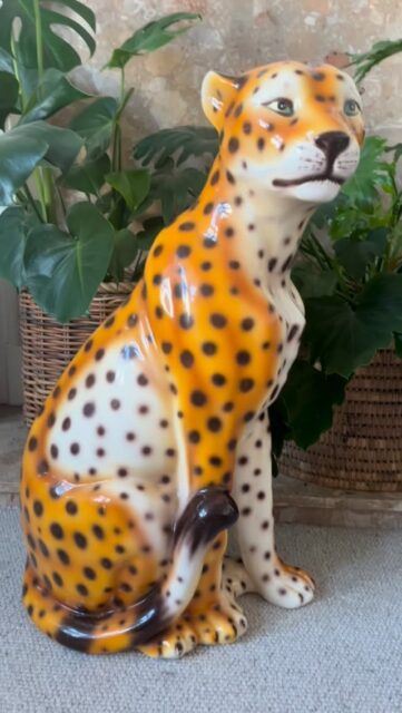 A rather glamorous huge vintage Italian Ceramic Cheetah would love a new home

Needs space in a room to look fabulous

#vintage #italian #interiors #ceramic #cheetah