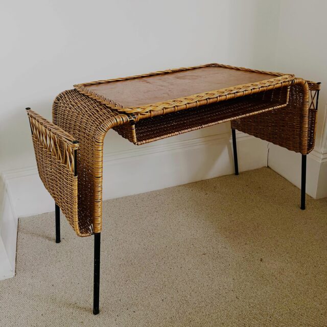Wicker and rattan one of this seasons most fashionable materials and this desk certainly delivers on all fronts 

#vintage #interiors #home #furniture #rattan