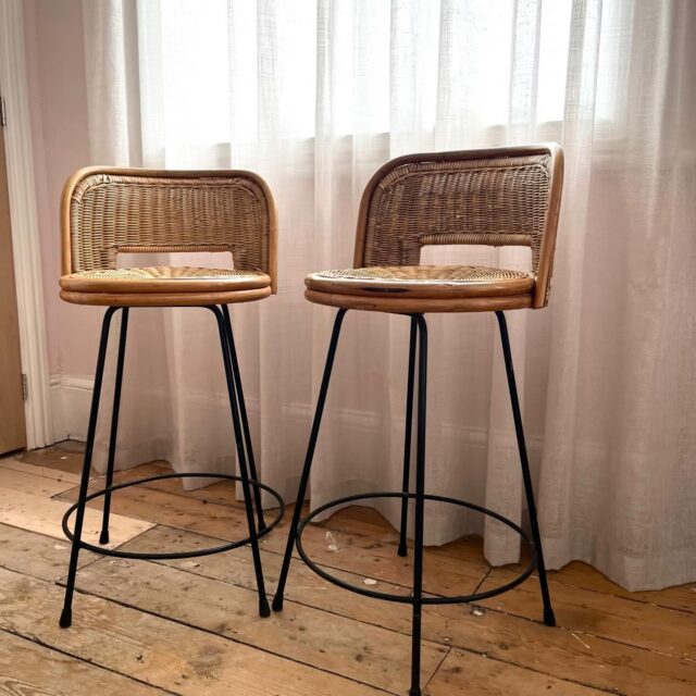 A pair of wicker high stools on black wrought iron legs.
Seating to admire 
Follow the link for details
#vintage #furniture #interiordesign #love #homedecor