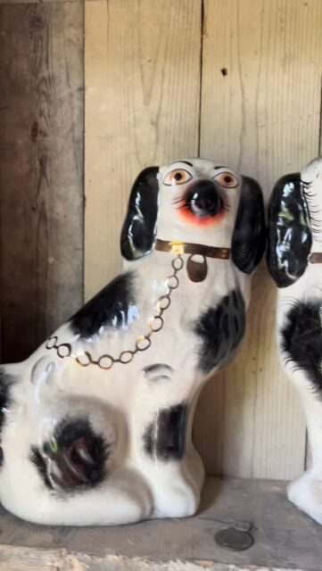 Dogs different shapes and sizes, all looking to be rehomed

#dog #vintage #pottery #interiordesign #homedecor