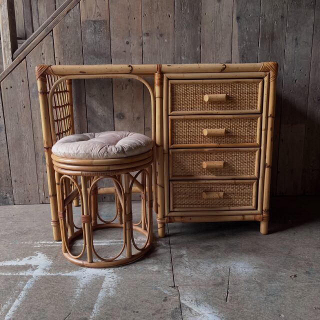 Vintage bamboo dressing table with stool storage and a wonderful lattice end 

#vintage #homestyle #interiordesign #furniture #forsale