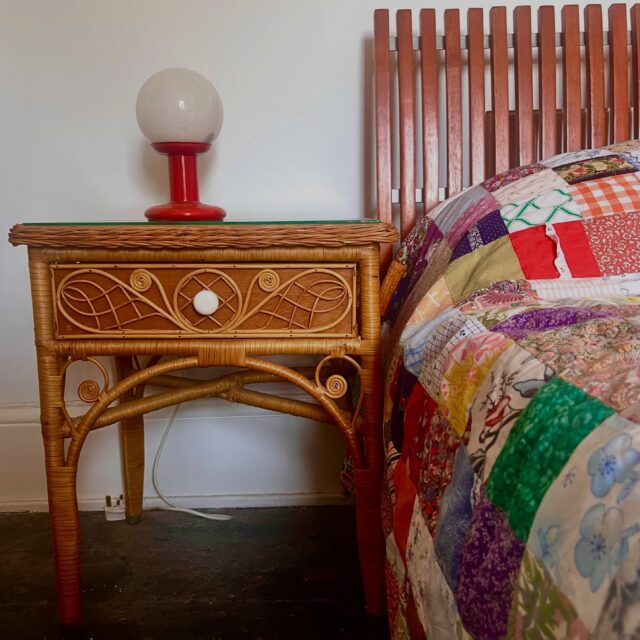 Vintage decorative bedside table with wicker top and a handy drawer.
Available via the link
#vintage #bedroomdesign #interiordesign #furniture #home